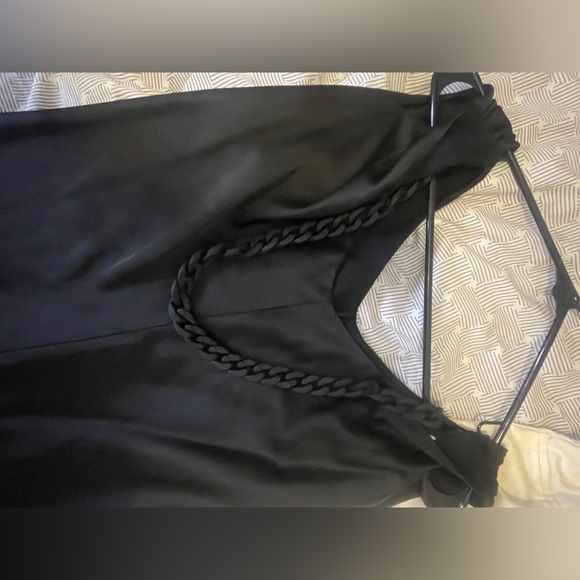 SIMPLE BLACK DRESS - Picture 2 of 2